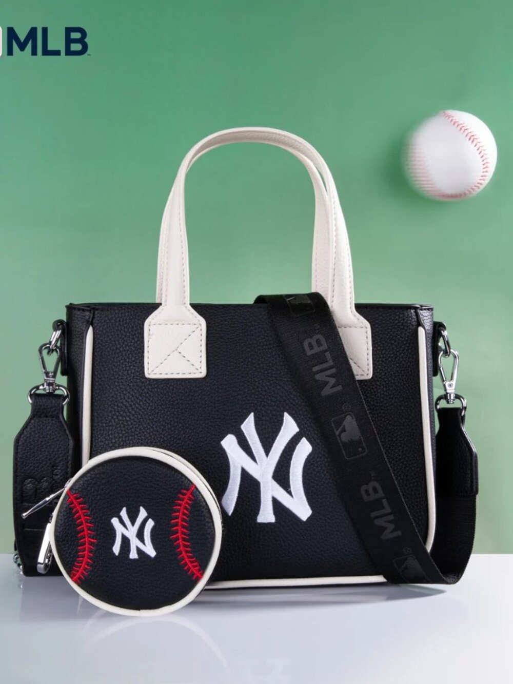 New York Yankees Team Tote/Crossbody with Baseball Coin Pouch Black